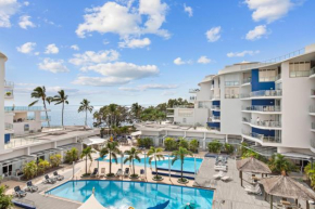 Hamptons Meets Hervey Bay In Upmarket Resort - Ocean Views, Hervey Bay